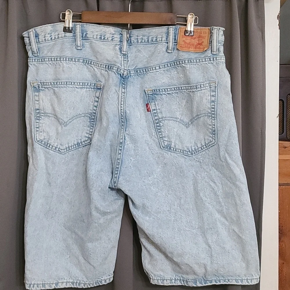Levi's Mens‎ Shorts Denin Light Wash Pockets Sz. 40x12 EUC